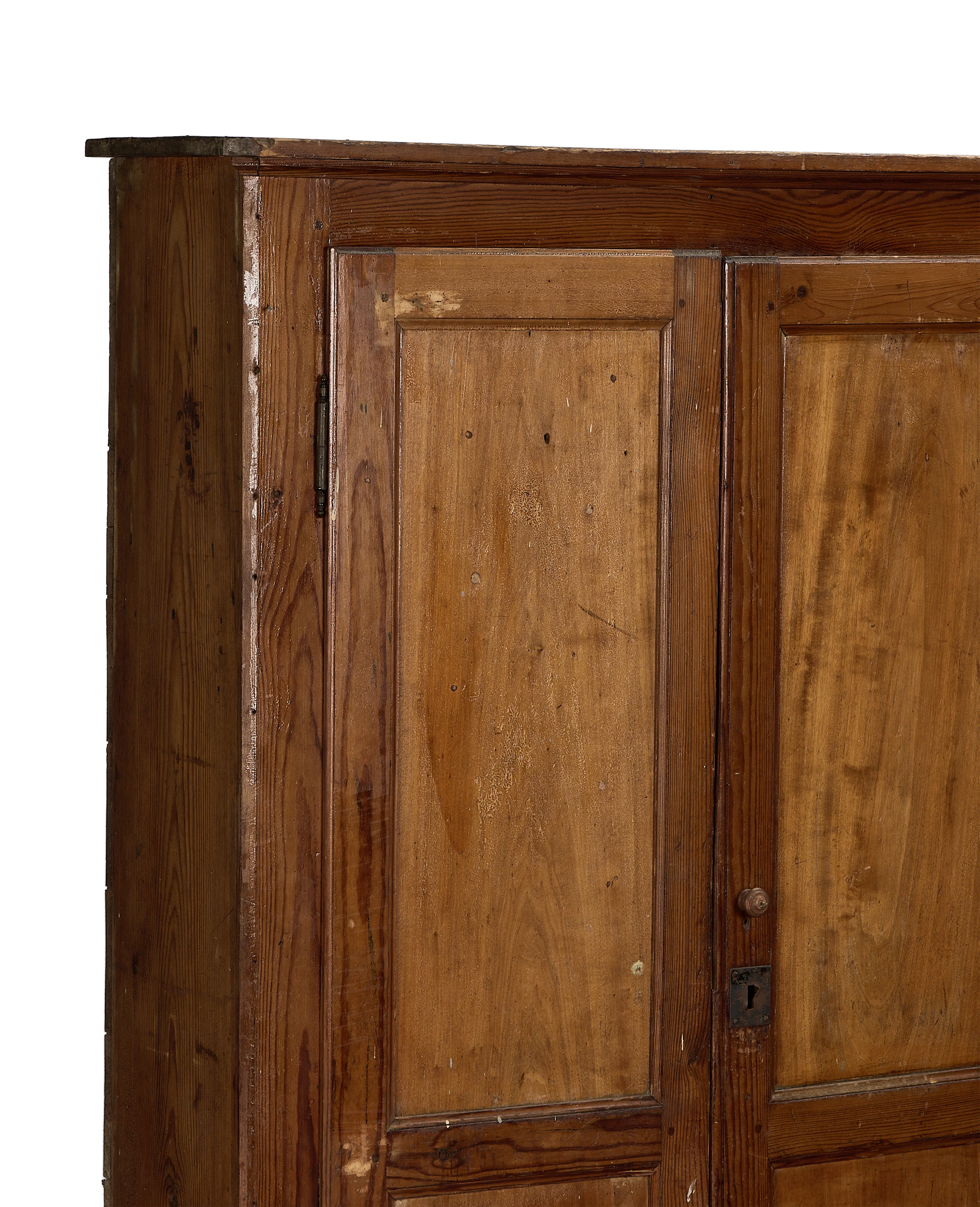 Changing Room Cabinet - Image 5
