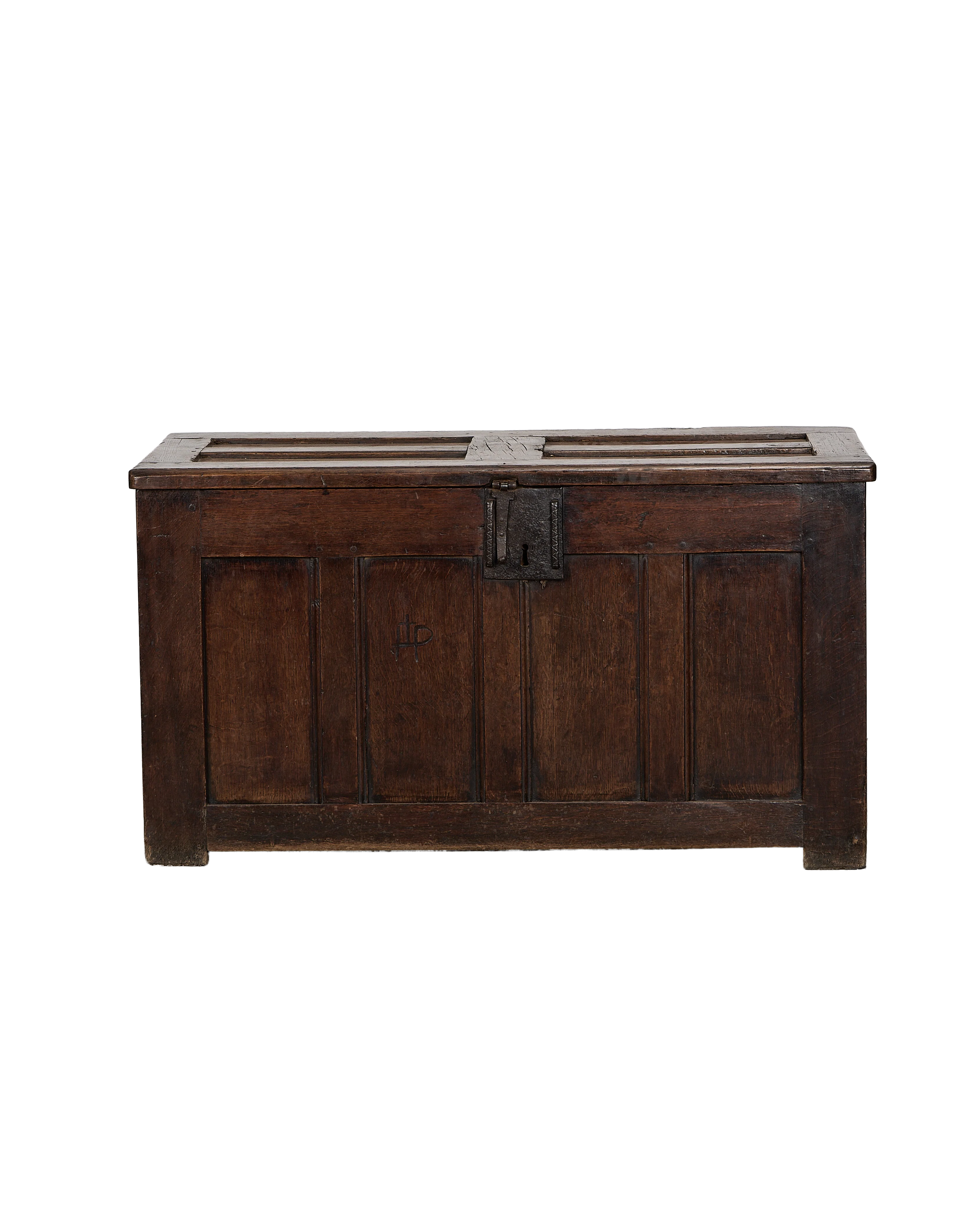 English Wood Trunk
