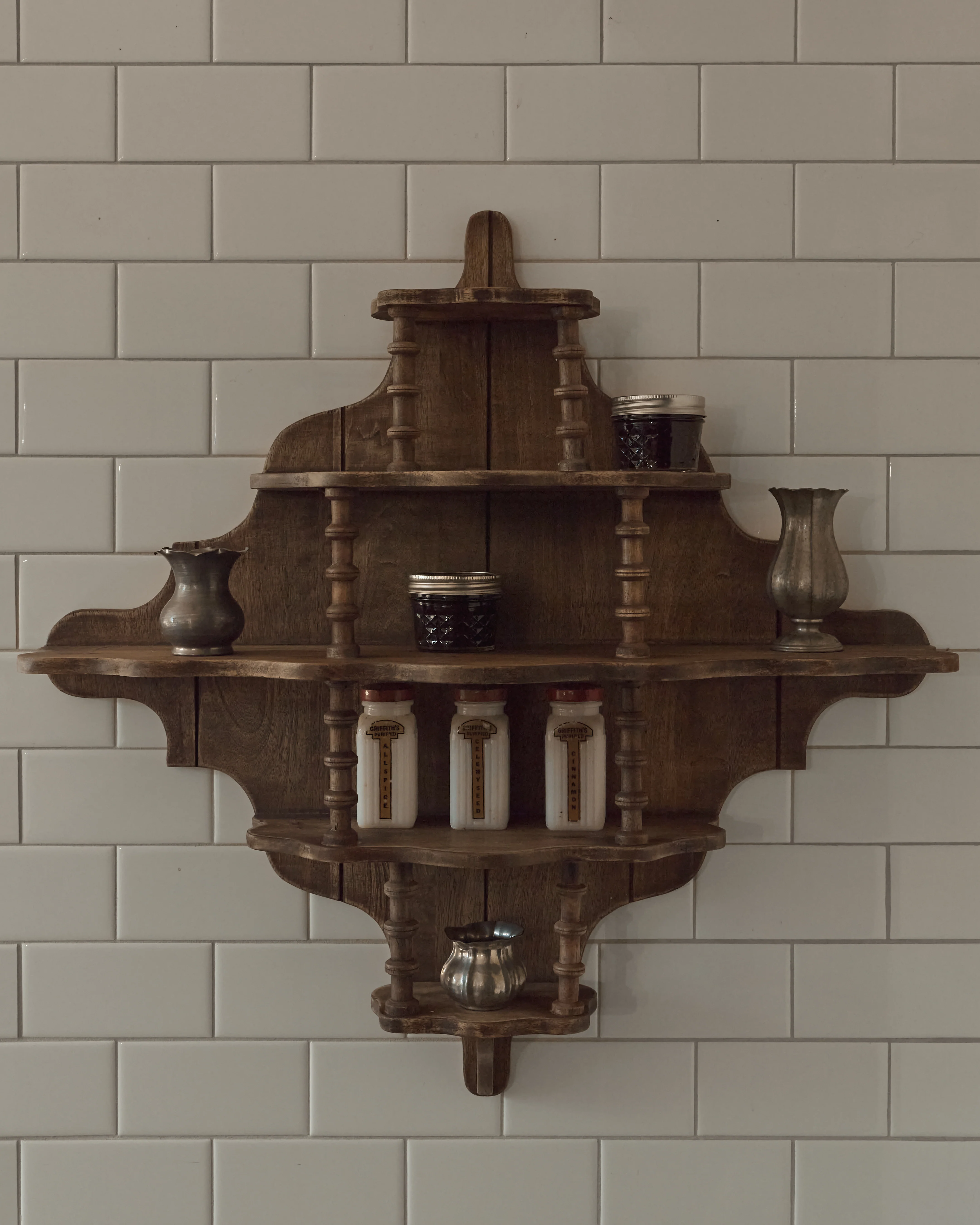 Galerie Hanging Shelf - Image 8