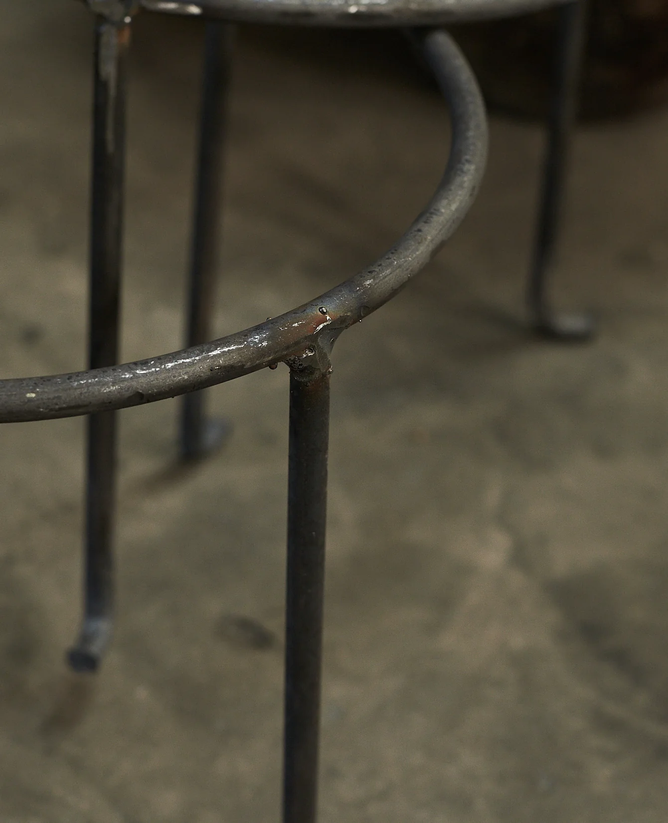 Metal Stand - Image 5