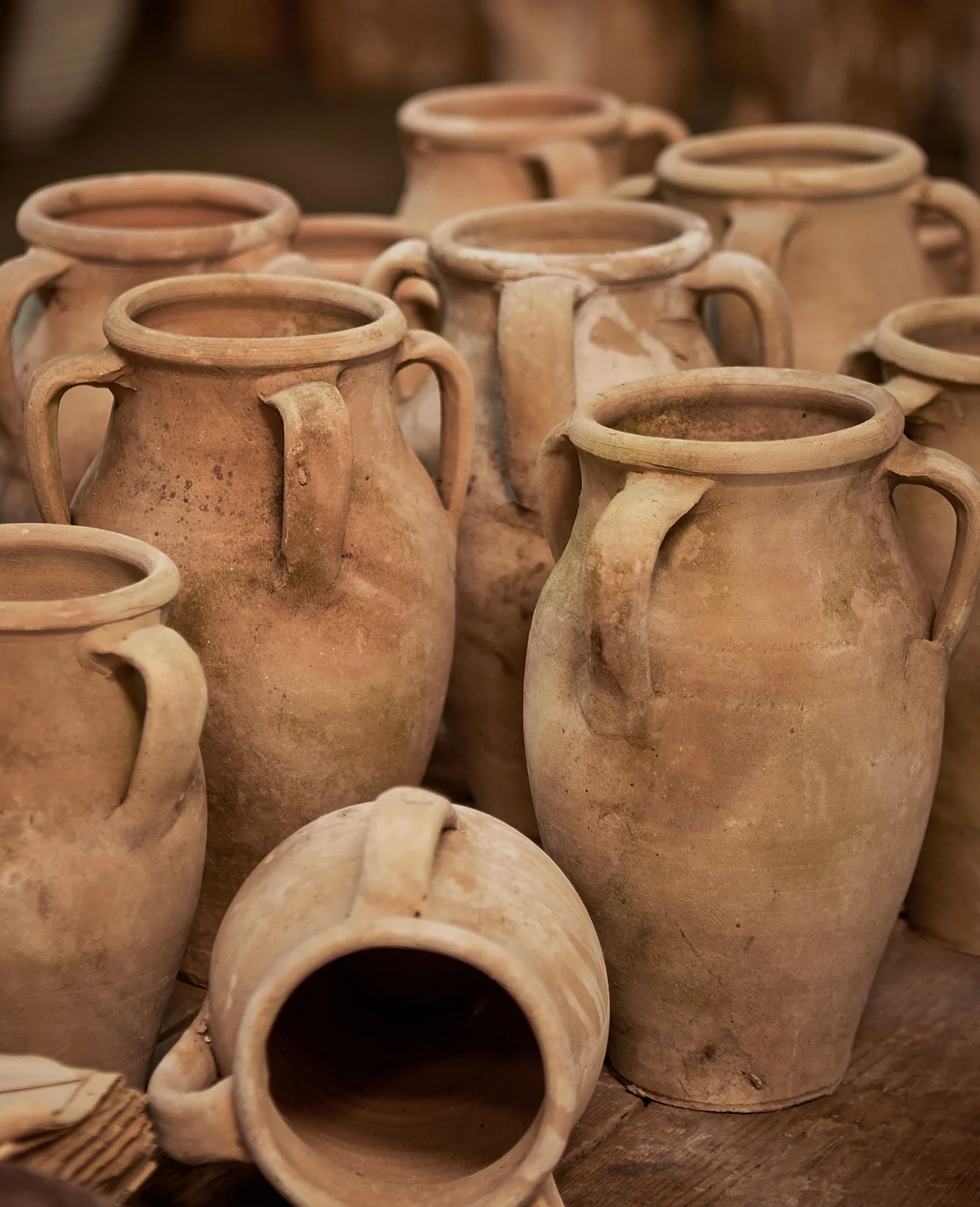 Multi-Handle Vase - Image 4